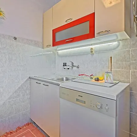2 Bedroom Lovely In Brac Сasa de vacaciones Postira