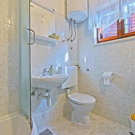 2 Bedroom Lovely In Brac * Postira
