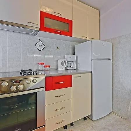 Сasa de vacaciones 2 Bedroom Lovely In Brac Postira
