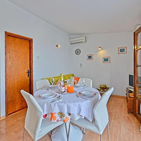 2 Bedroom Lovely In Brac * Postira