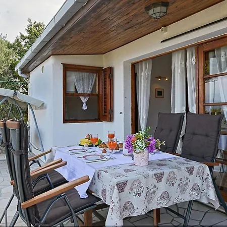 2 Bedroom Lovely In Brac